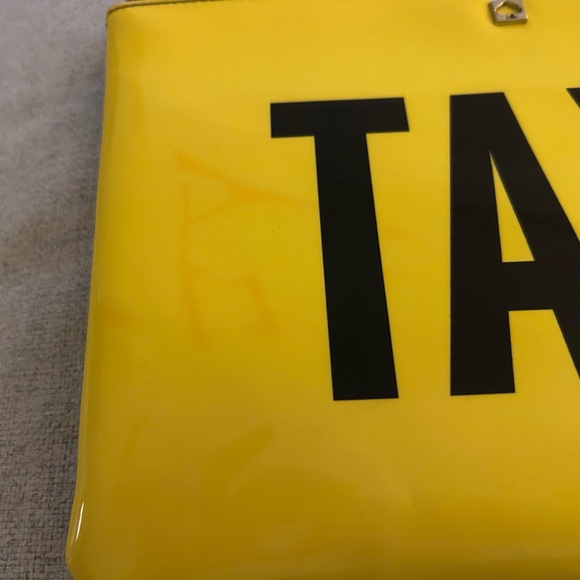 Kate Spade New York Taxi / Off Duty Gia Pouch Clutch Yellow & Black 10 X 7” NWOT - Picture 3 of 4